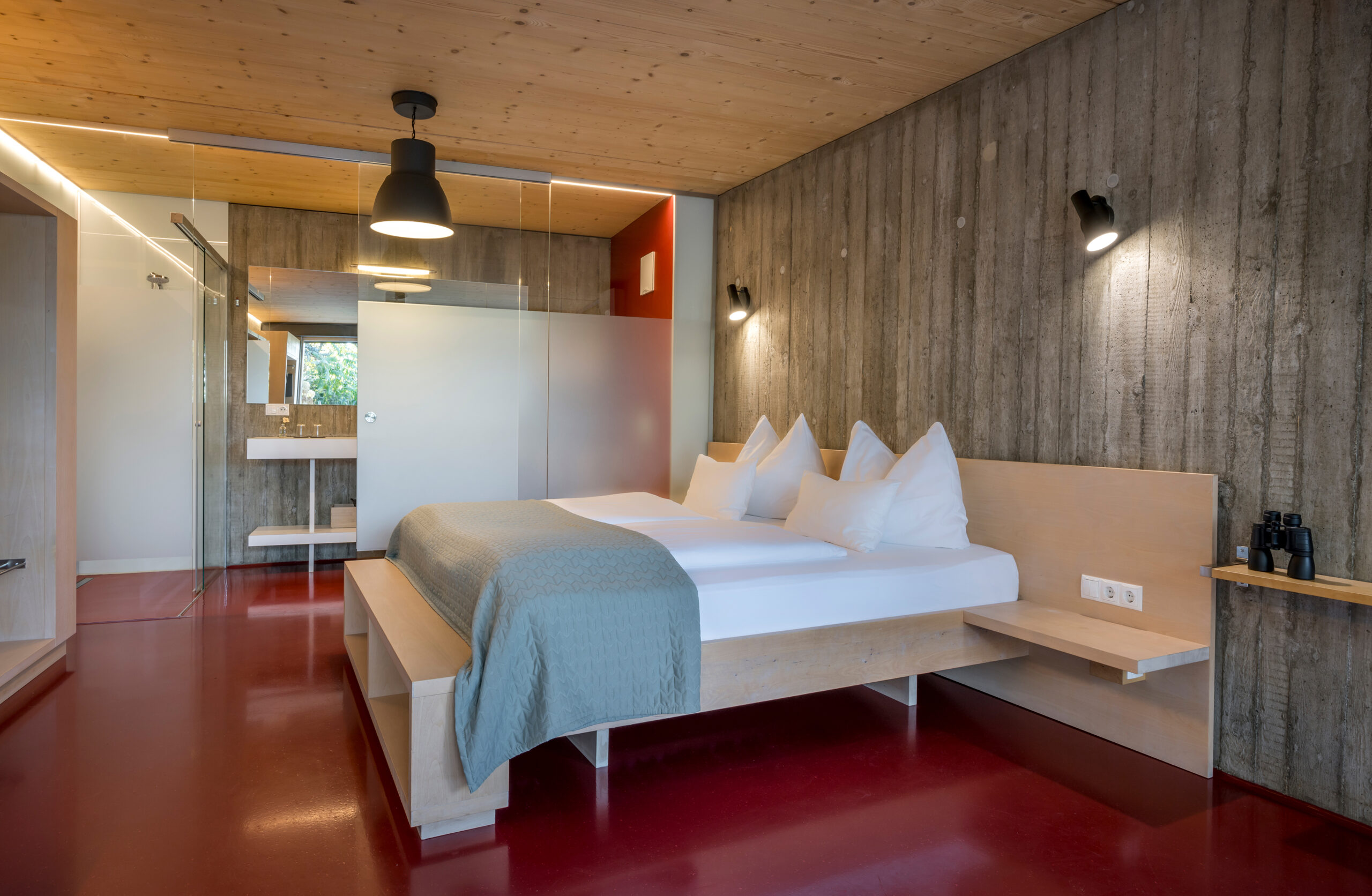 Das Foto darf ausschließlich für PR- und Marketingmaßnahmen der WURZENBERG Hotel Betriebs- und Verwaltungs GmbH - Sernauberg, Fötschach 102 - 8463 Leutschach an der Weinstrasse - Österreich räumlich und zeitlich unbegrenzt verwendet werden. Das Copyright verbleibt beim Bildautor Günter Standl (www.guenterstandl.de). Jegliche werbliche Nutzung Dritter ist mit dem Bildautor gesondert zu vereinbaren. Der Bildautor stellt das gelieferte Bildmaterial nicht von Rechten Dritter frei. Etwaige Ansprüche Dritter fallen in den Verantwortungsbereich des Bildnutzers.